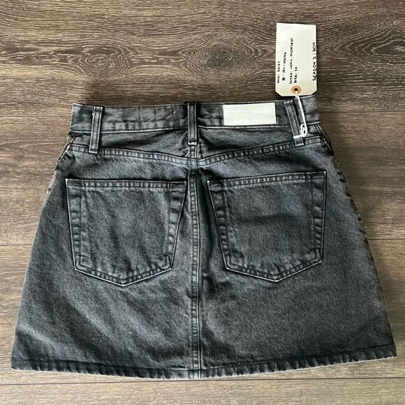RE/DONE 90’s Mini Skirt in Washed Black. Size 26. NWT! - Picture 3 of 16